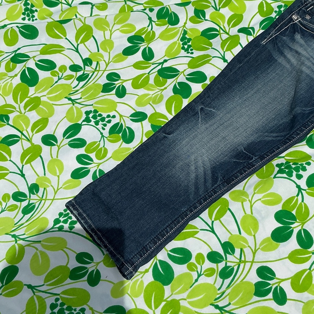 Miss Me Dark Indigo Cropped Capri Jeans Size 31 - Picture 5 of 12